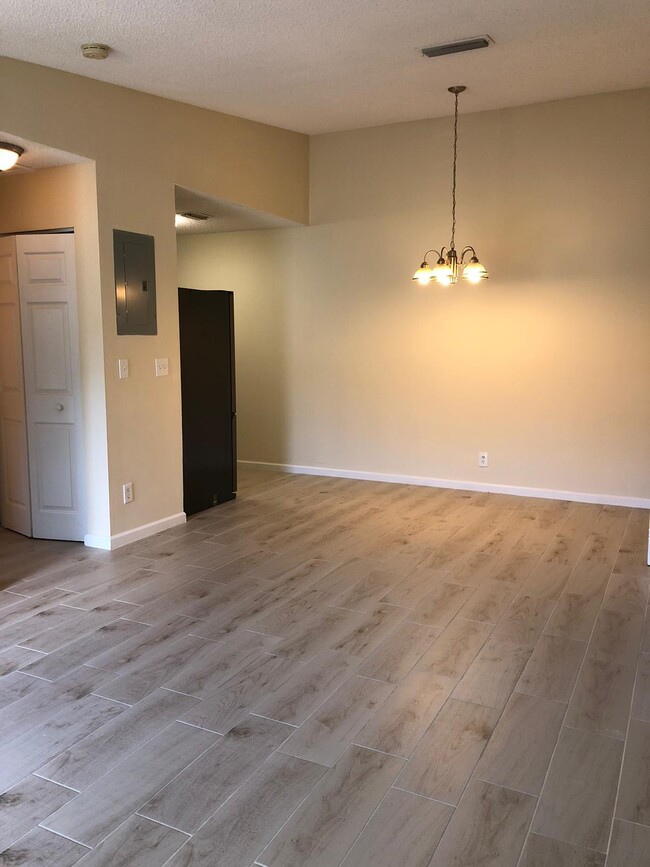 Building Photo - 5060 Sanctuary Way