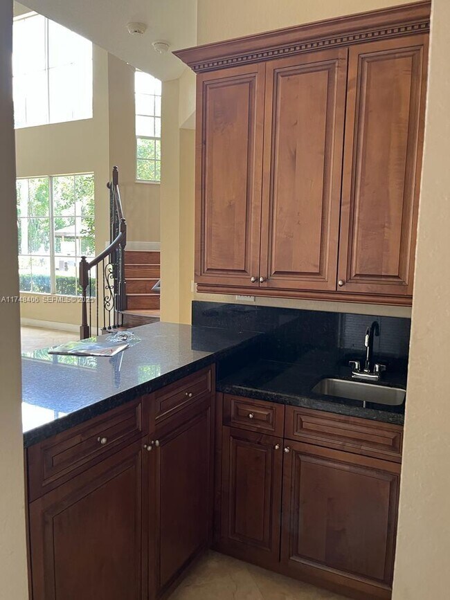 Building Photo - 2750 Jockey Cir