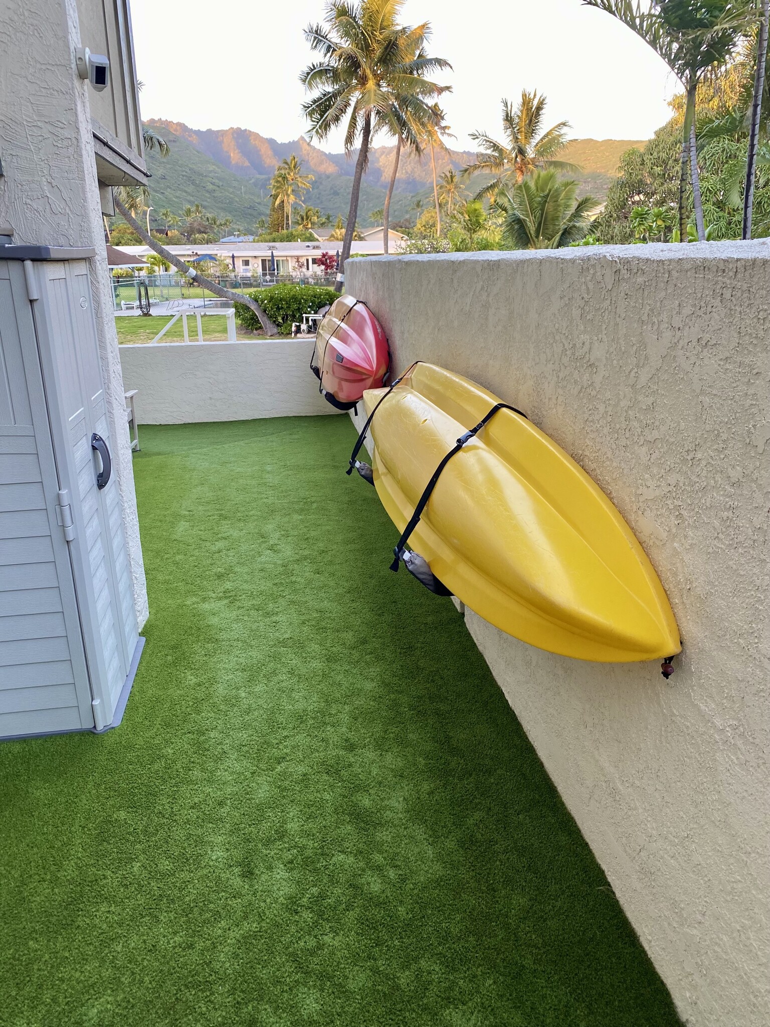 kayaks not included but racks are installed. - 211 Kawaihae St