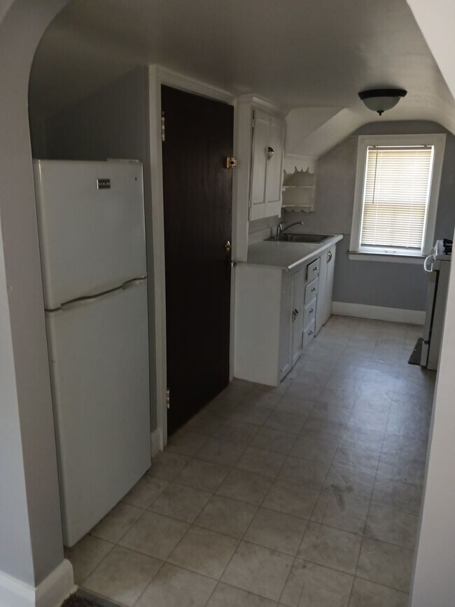 Building Photo - 322 E Midlothian Blvd