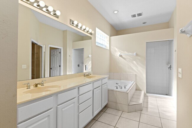 Building Photo - Avalon Park at Turtle Creek 3 bedroom home