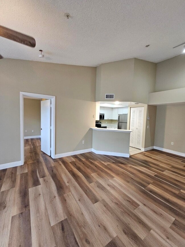 Building Photo - 4191 N Haverhill Rd