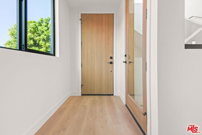 Building Photo - 2671 Benedict St