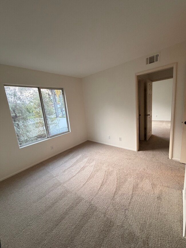 Building Photo - 27 Surfbird Ln