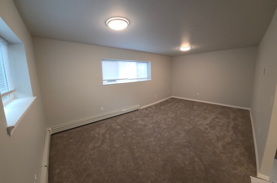 Building Photo - 405 S 20th Ave