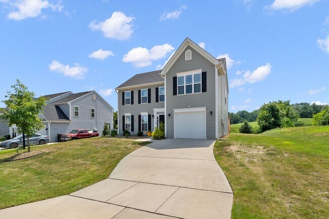 Building Photo - 230 Rosewood Ln