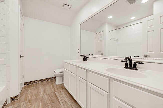 Building Photo - 8307 Summer Reef Dr