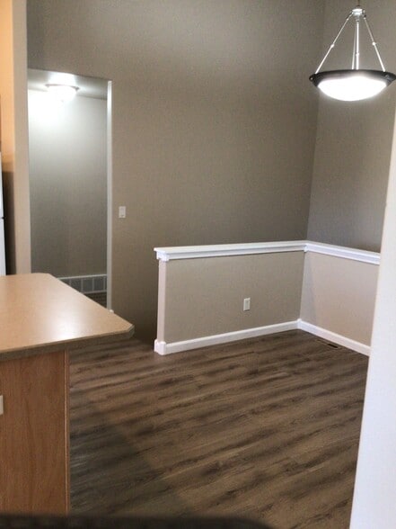 Building Photo - 3134 New Hope Dr