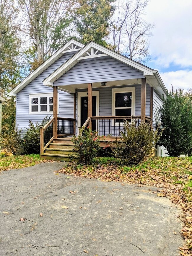 Primary Photo - South Asheville Rental!