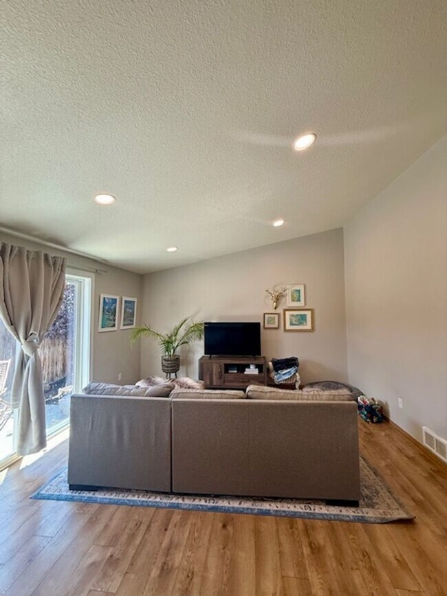 Building Photo - Serene Remodeled 4 Bedroom on Large Lot w/...