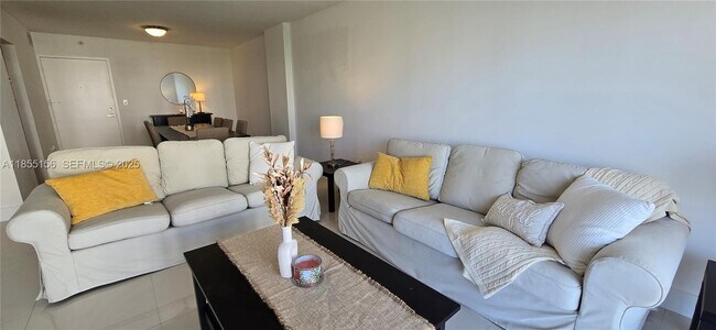 Building Photo - 2801 NE 183rd St