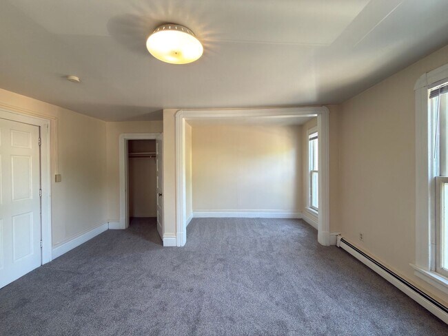 Building Photo - 2121 13th Ave S