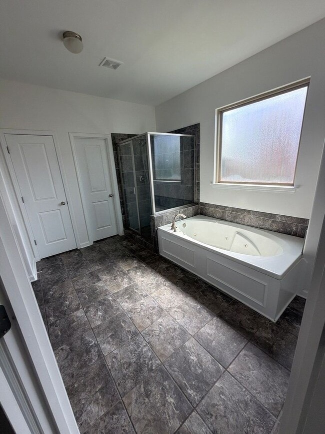 Building Photo - Beautiful 4-bedroom 3 bath home in Arlington
