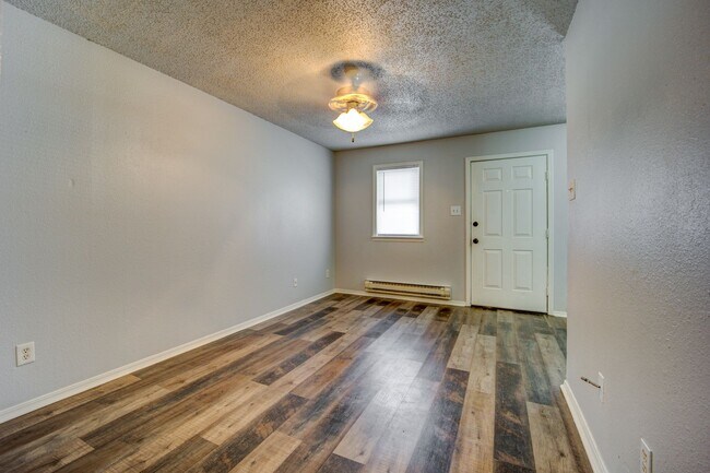 Interior Photo - The Oak: 1 & 2 Bedroom Apartments