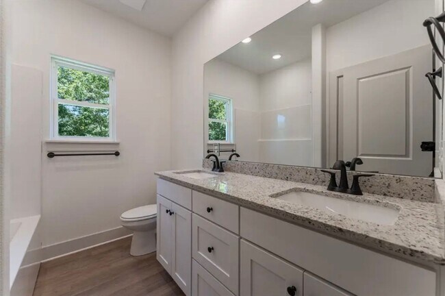 Building Photo - New 4 bedroom in Bella Vista.