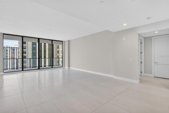 Building Photo - 275 1st Ave S