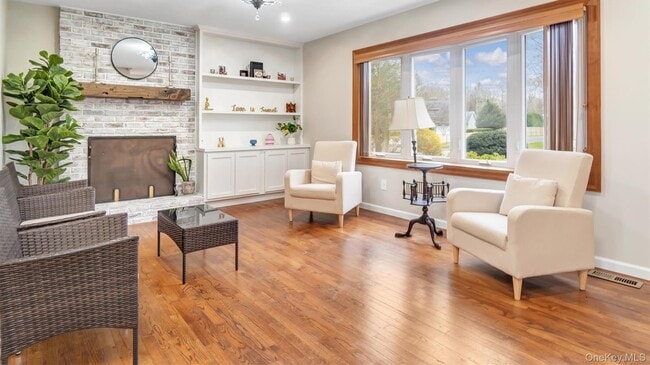 Building Photo - 120 Promenade Dr