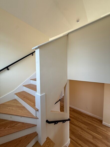 Building Photo - 14 Dorr St