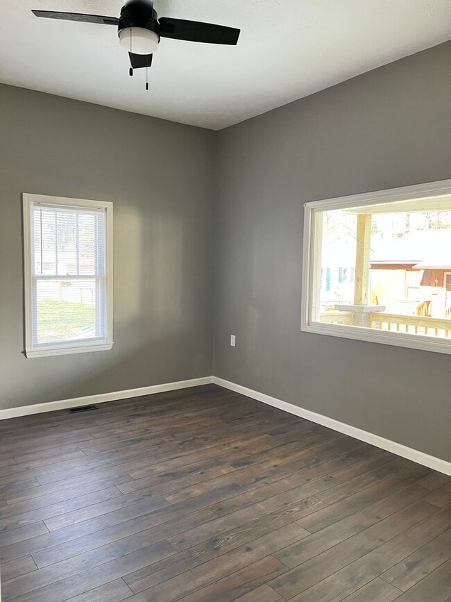 Building Photo - Three Bedroom Home Downtown Corbin, KY