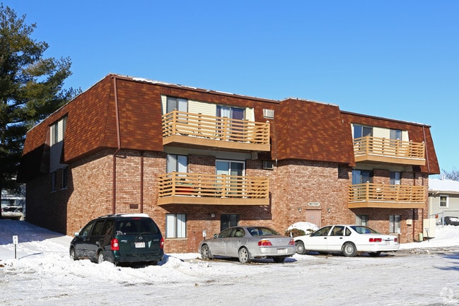 Primary Photo - Talcott Apartments