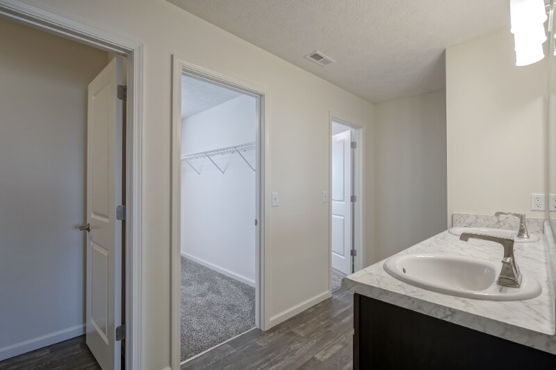 Building Photo - 1133 Thorny Ln