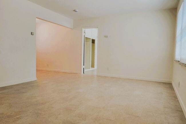 Building Photo - Just Remodeled 3BD, 1BA Riverside near 91 Fwy
