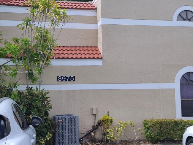 Building Photo - 3975 Village Dr