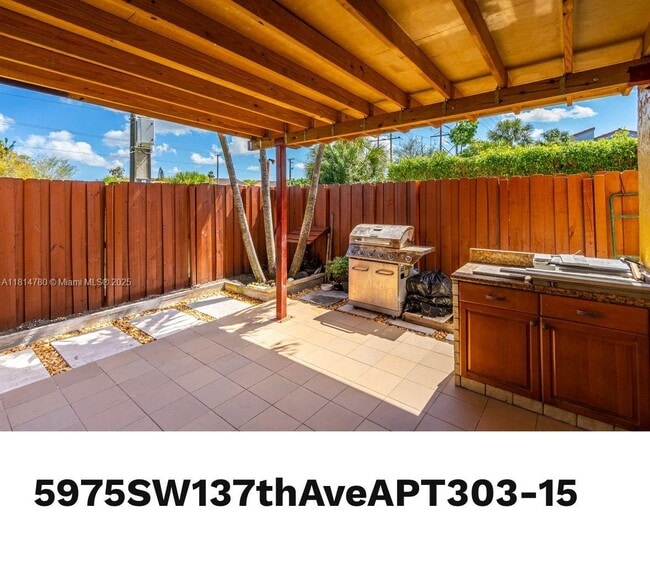 Building Photo - 5975 SW 137th Ave