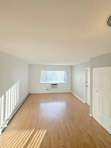 Primary Photo - 1309 S Sir Galahad Ln