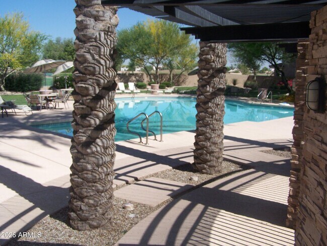 Building Photo - 13649 W Cypress St