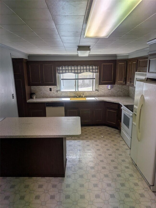 Building Photo - 477 Lattintown Rd