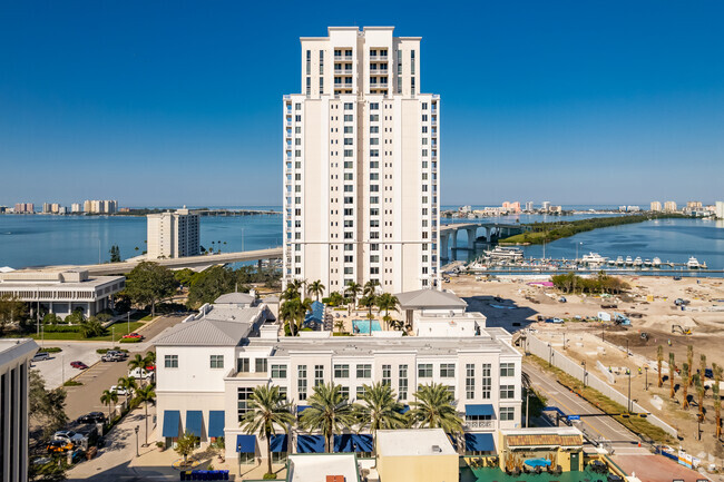 391 Cleveland St Clearwater, FL - Water's Edge Condominiums