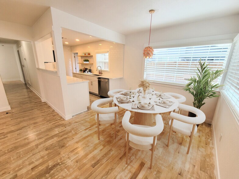 Building Photo - 823 Orondo Ave