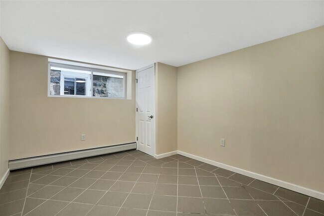 Building Photo - 126 75th St