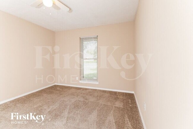Building Photo - 718 Bordner Dr