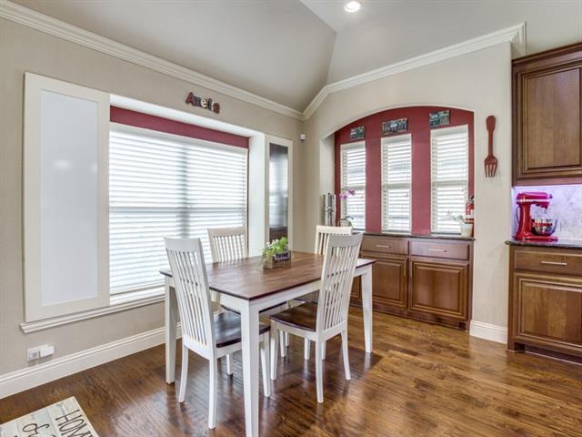 Building Photo - 804 Longhorn Drive