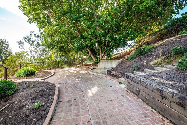 Building Photo - 4,000 SQ. FT. MESA HOME WITH OCEAN & HARBO...