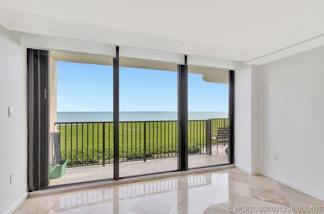 Building Photo - 400 S Beach Rd