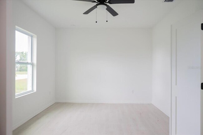 Building Photo - 46 Master Dr