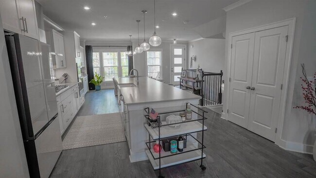 Building Photo - 2155 Burnside Dr NW