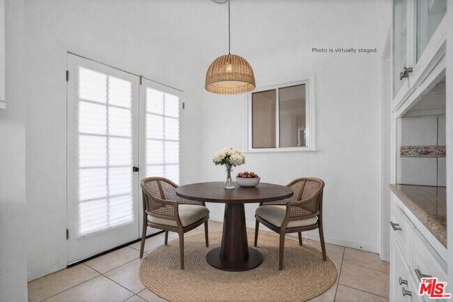 Building Photo - 1091 S Mansfield Ave