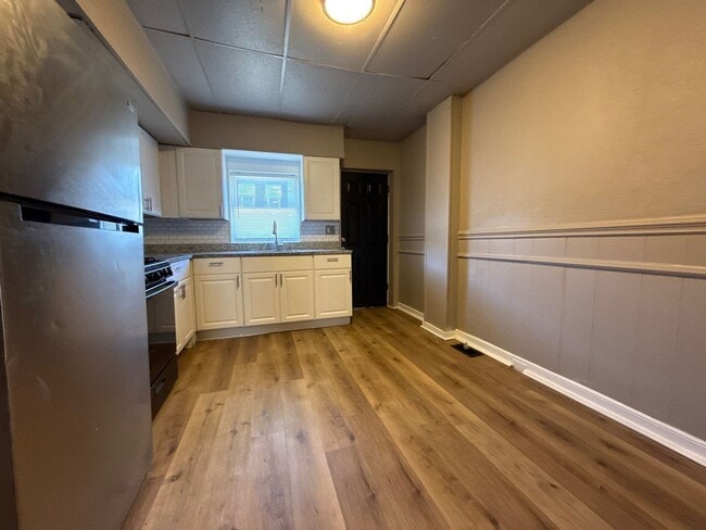 Building Photo - Two Bedroom House In Baltimore City