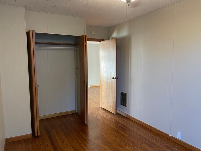 2nd Bedroom 2nd Closet - 556 E 5th St