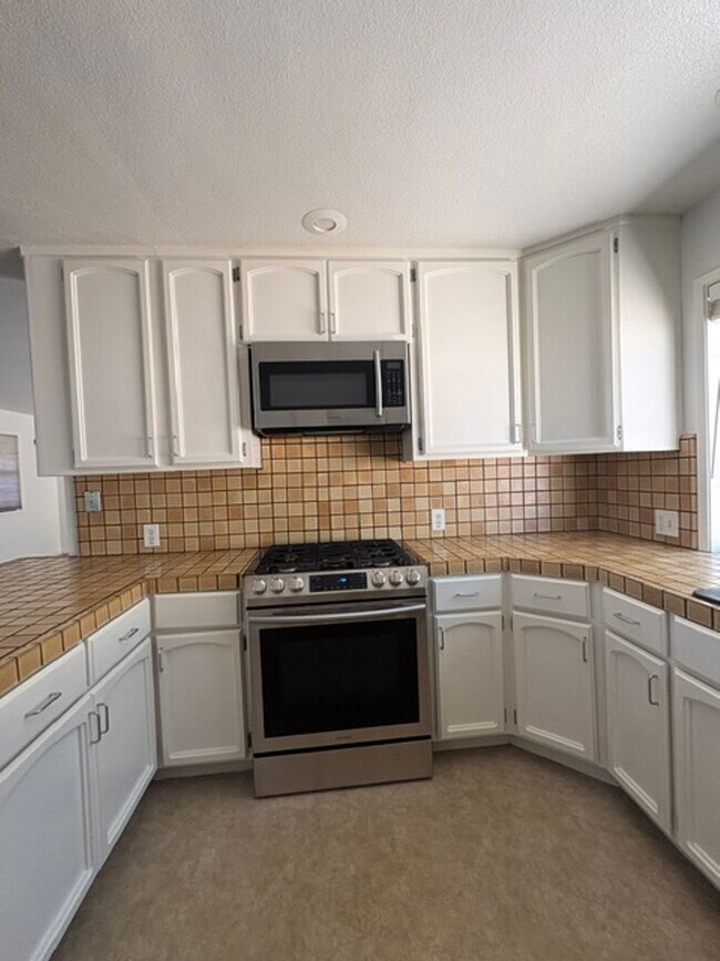 Building Photo - 12499 Incline Dr