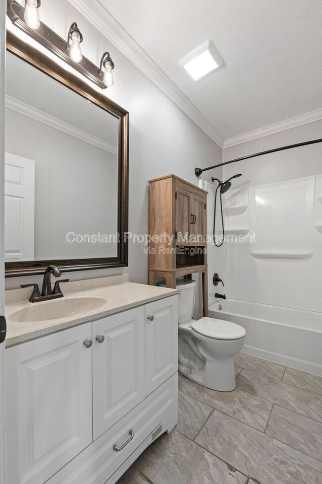 Building Photo - 138 Main St