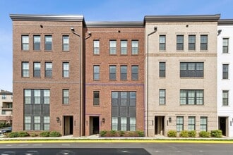 Building Photo - Welcome to Union Park at McLean!