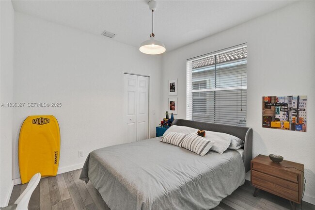 Building Photo - 1725 Winterberry Ln