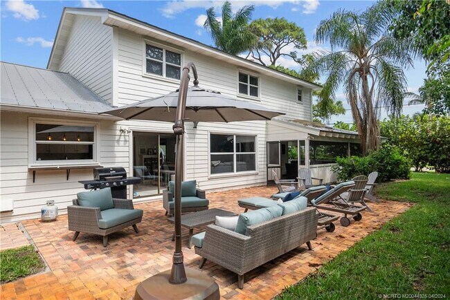 Building Photo - 3 Rio Vista Dr