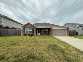 Building Photo - 1600 Scotland Dr