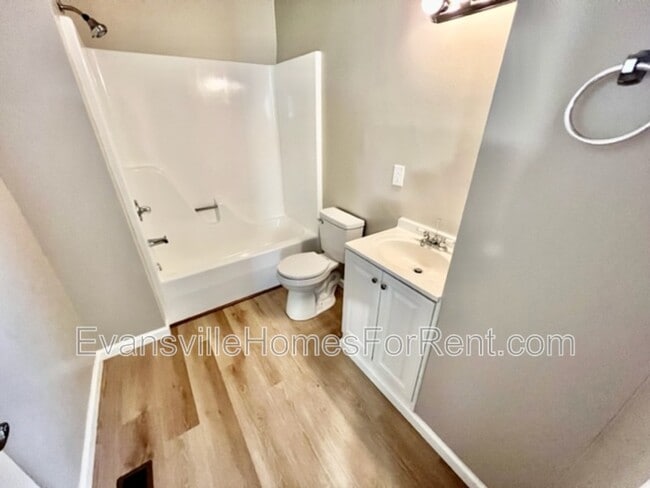 Building Photo - 2814 B St